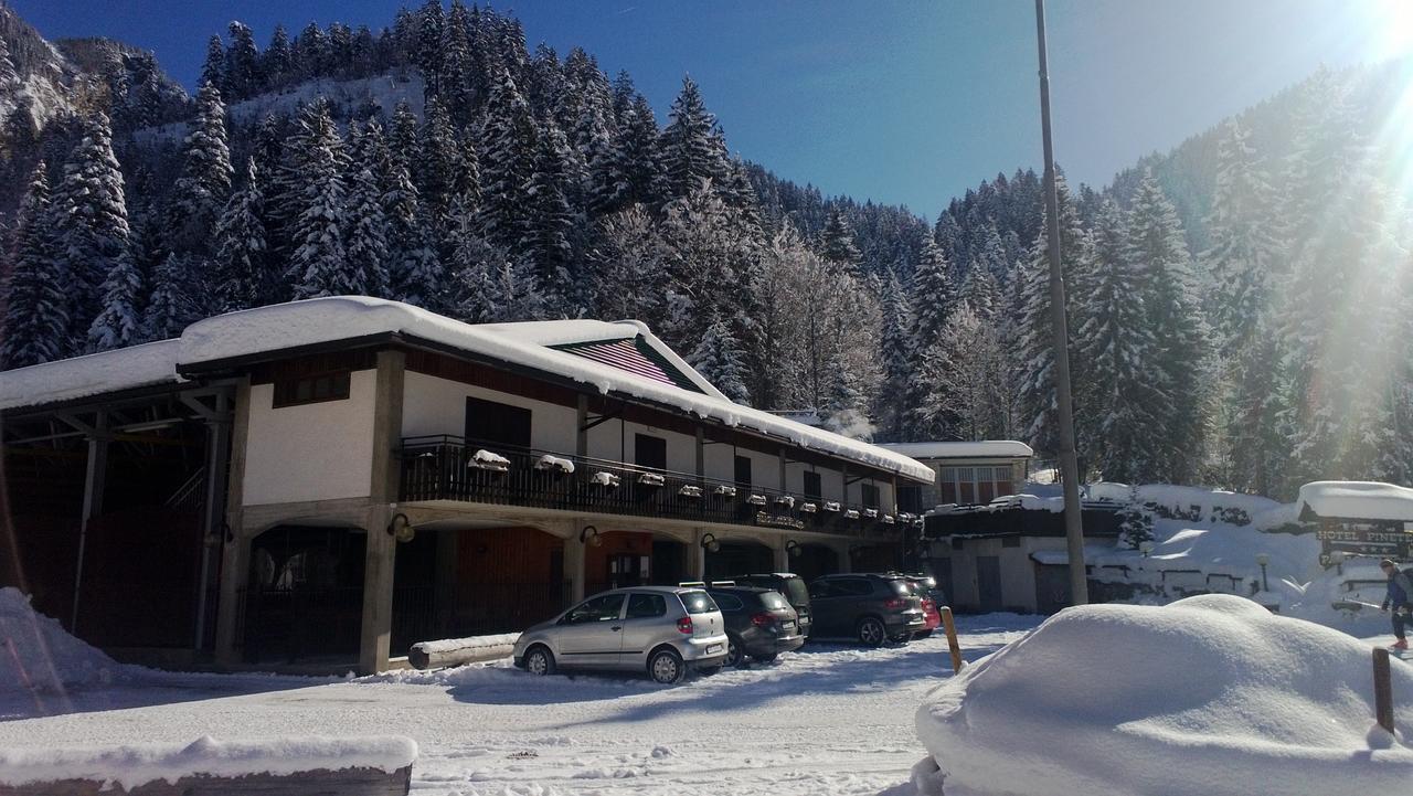 Hotel Le Pinete Piazzatorre Esterno foto
